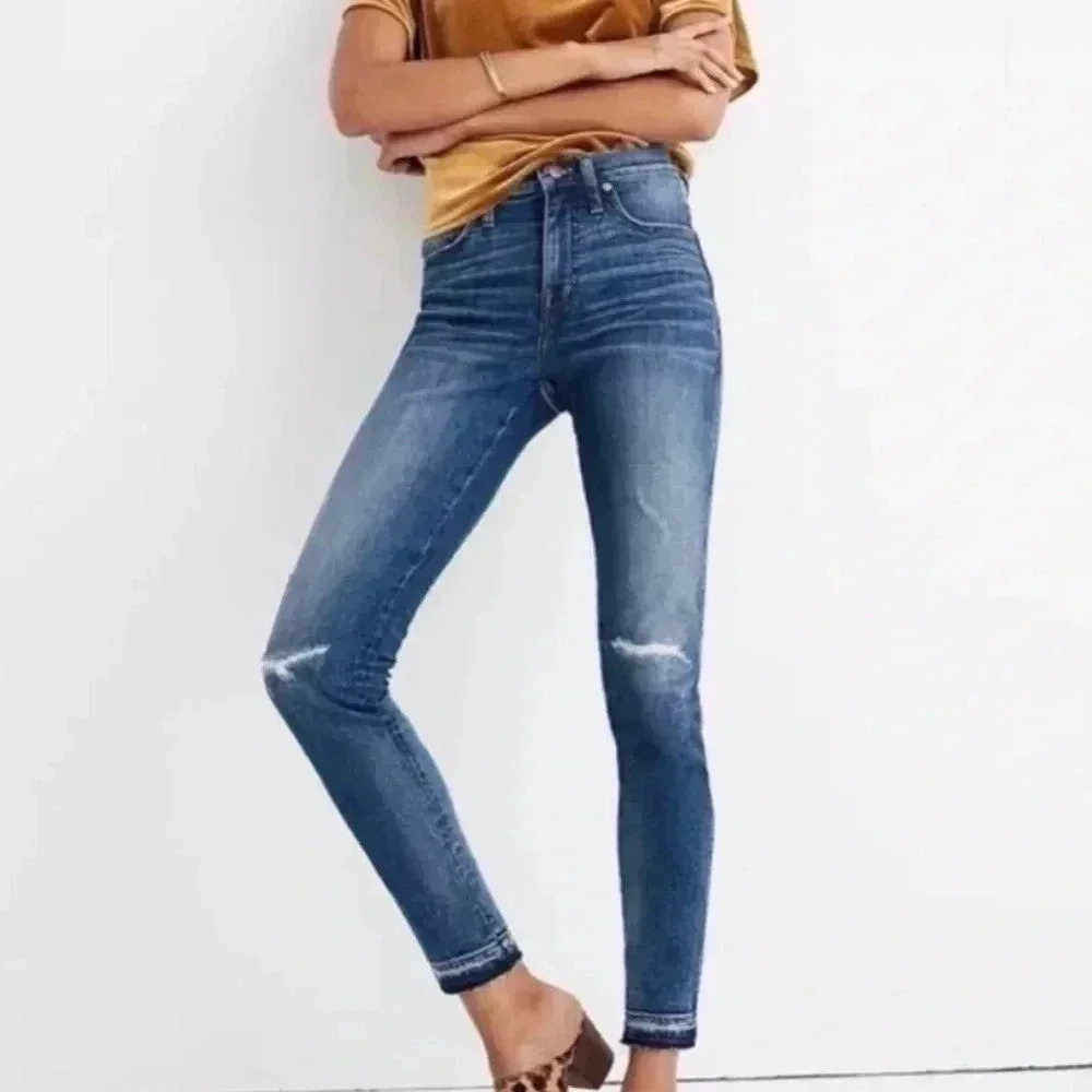 Madewell 9” High Rise Skinny Jeans in York Wash Rip and Repair Edition Size 25